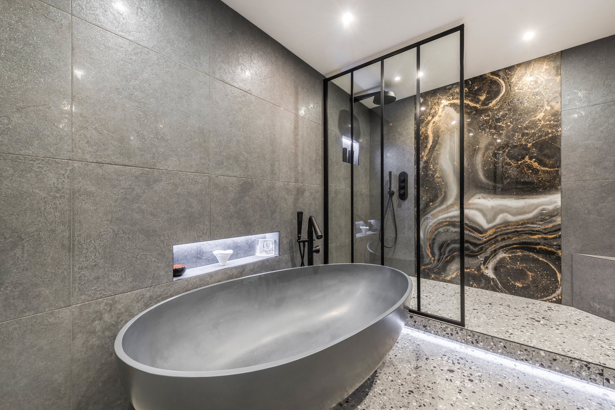 Black Bathroom Inspiration